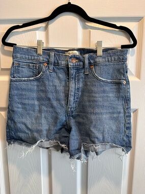 Madewell High-Rise Raw Hem Denim Shorts in Medium Blue